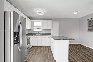 949 SE 10th Ct, Pompano Beach, FL 33060 - Photo 14