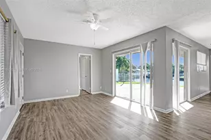 949 SE 10th Ct, Pompano Beach, FL 33060 - Photo 10