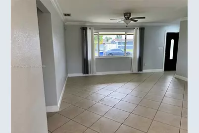 8811 NW 16th St, Pembroke Pines, FL 33024 - Photo 4