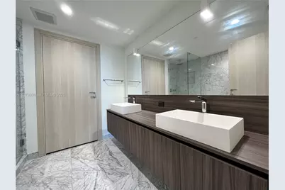 1000 Brickell Plz #1903, Miami, FL 33131 - Photo 12