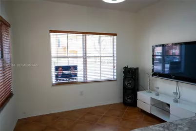 8520 NW 139th Ter, Miami Lakes, FL 33016 - Photo 14