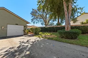 5356 Gate Lake Rd, Tamarac, FL 33319 - Photo 2