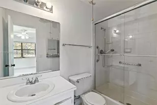 5356 Gate Lake Rd, Tamarac, FL 33319 - Photo 12