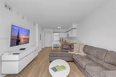 1300 Brickell Bay Dr #903, Miami, FL 33131 - Photo 10