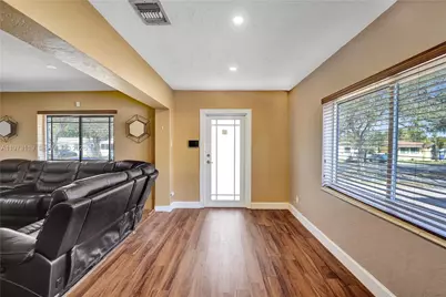 2462 Washington St, Hollywood, FL 33020 - Photo 16