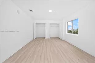 32 NW 14th Ave, Miami, FL 33125 - Photo 10