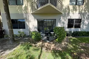 8290 Lake Dr, Doral, FL 33166 - Photo 26