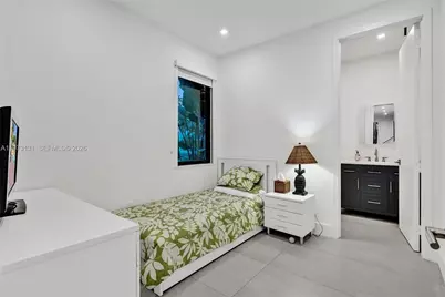 1572 NE 194th St, Miami, FL 33179 - Photo 52