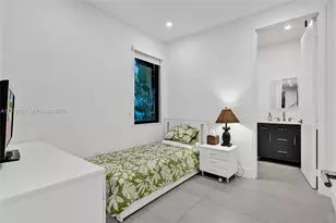 1572 NE 194th St, Miami, FL 33179 - Photo 52