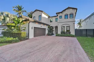 1572 NE 194th St, Miami, FL 33179 - Photo 1