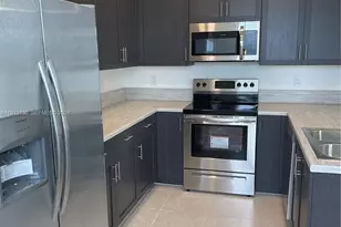 20564 NE 5th Pl, Miami, FL 33179 - Photo 2