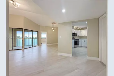 929 S Hamilton Dr #929E, Homestead, FL 33034 - Photo 2