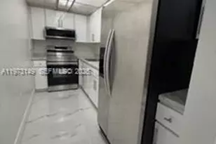 4719 NW 7th St, Miami, FL 33126 - Photo 4