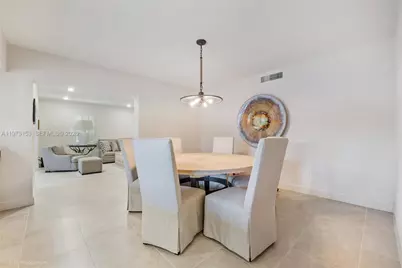 1265 S Alhambra Cir #A, Coral Gables, FL 33146 - Photo 8