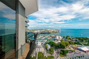 398 NE 5th St, Miami, FL 33132 - Photo 2