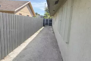 1801 NW 42nd St, Oakland Park, FL 33309 - Photo 4