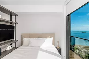 398 NE 5th St, Miami, FL 33132 - Photo 8