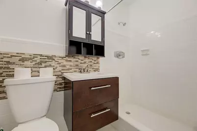 1791 NE 46th St, Oakland Park, FL 33334 - Photo 16