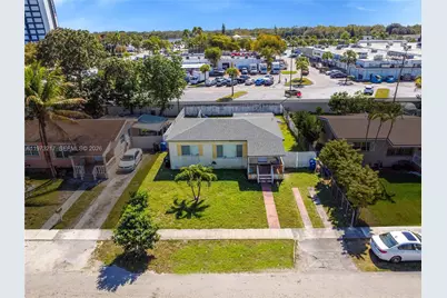 570 NE 169th St, North Miami Beach, FL 33162 - Photo 4