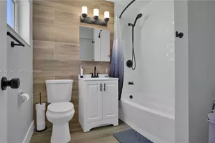 570 NE 169th St, North Miami Beach, FL 33162 - Photo 14