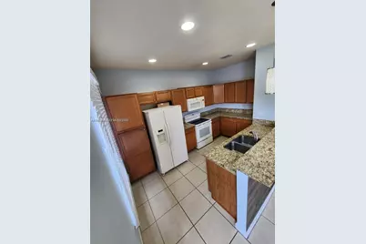 17005 SW 96th St #main, Miami, FL 33196 - Photo 4