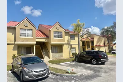 18324 NW 68th Ave #H, Hialeah, FL 33015 - Photo 2