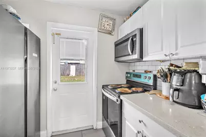 2521 NW 151st St, Miami Gardens, FL 33054 - Photo 10