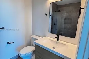 700 NE 25th St, Miami, FL 33137 - Photo 16