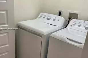 10521 NW 81st Terrace, Doral, FL 33178 - Photo 10