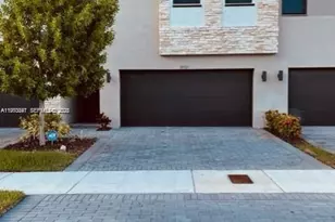 10521 NW 81st Terrace, Doral, FL 33178 - Photo 4