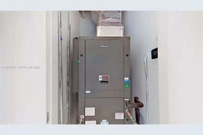 300 Biscayne Boulevard Way #506E, Miami, FL 33131 - Photo 8