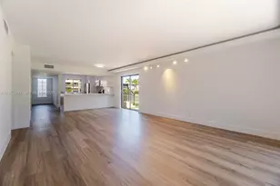 370 Racquet Club Rd, Weston, FL 33326 - Photo 8