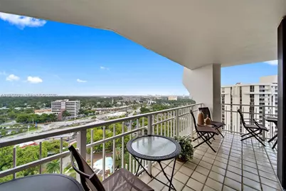 2000 Towerside Ter #1905, Miami, FL 33138 - Photo 2