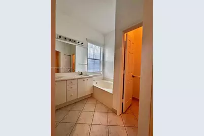 1761 Aspen Ln, Weston, FL 33327 - Photo 14