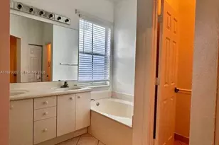 1761 Aspen Ln, Weston, FL 33327 - Photo 14