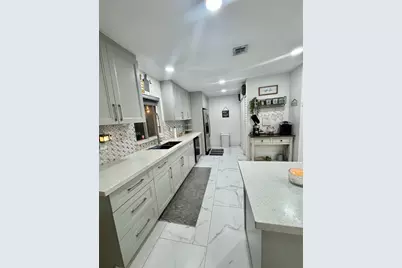 5685 NW 194th Ln, Miami Gardens, FL 33055 - Photo 4