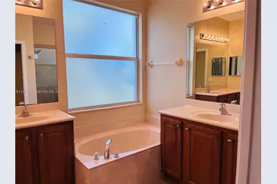 7009 Romana Way #1605, Other City - In The State Of Florida, FL 34119 - Photo 10