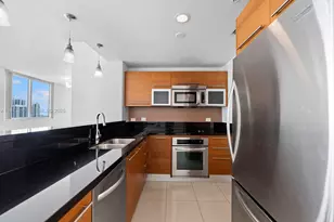 253 NE 2nd St, Miami, FL 33132 - Photo 4