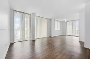 253 NE 2nd St, Miami, FL 33132 - Photo 2