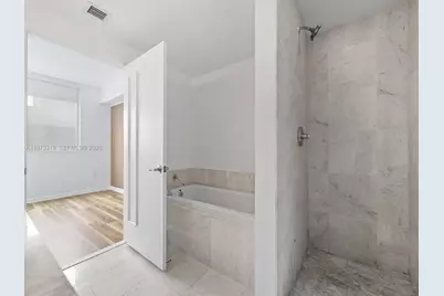 253 NE 2nd St #3108, Miami, FL 33132 - Photo 20