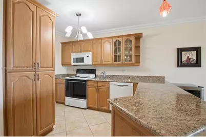 1000 Hillcrest Ct #303, Hollywood, FL 33021 - Photo 4