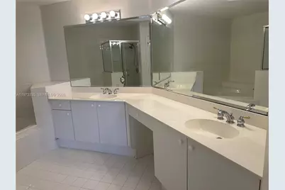 11482 NW 69th Ter, Doral, FL 33178 - Photo 36