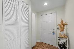 275 NE 18th St, Miami, FL 33132 - Photo 16