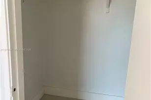 17051 NE 35th Ave, North Miami Beach, FL 33160 - Photo 8