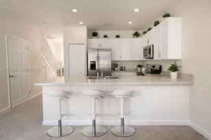 10711 W 32nd Ln, Hialeah, FL 33018 - Photo 10