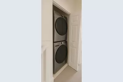 10711 W 32nd Ln #10711, Hialeah, FL 33018 - Photo 8