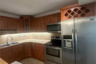 9487 SW 76th St, Miami, FL 33173 - Photo 8