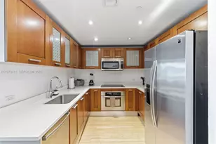 448 Ocean Dr, Miami Beach, FL 33139 - Photo 14