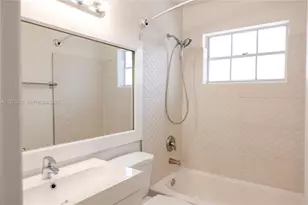 10121 NW 51st Ln, Doral, FL 33178 - Photo 18