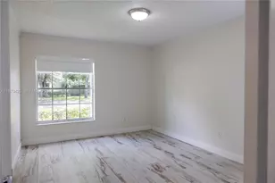 10121 NW 51st Ln, Doral, FL 33178 - Photo 6